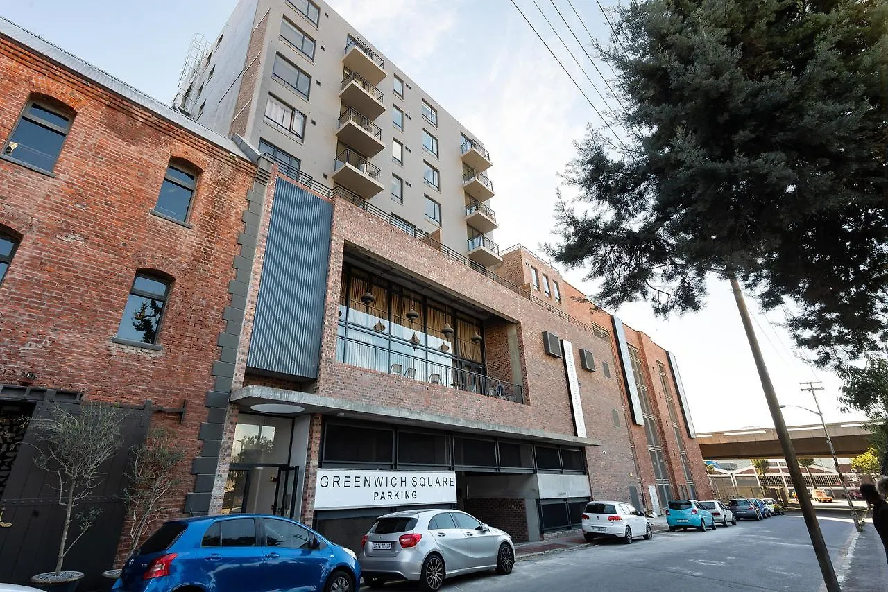 Greenwich Apartments location